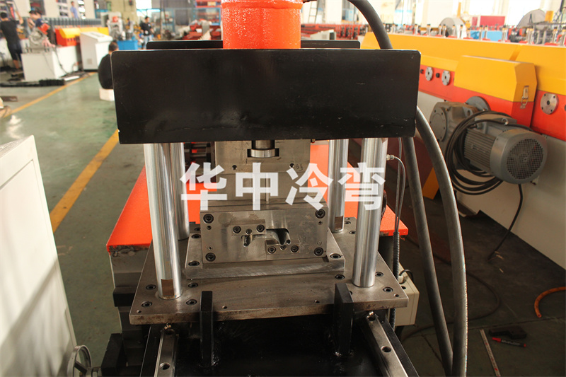 卷帘门冷弯成型机 (4)