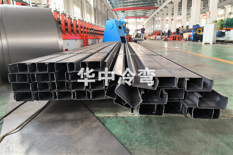 C型钢冷弯成型机 (1)