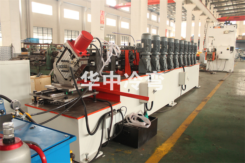 U型冷弯成型机带冲孔 (4)