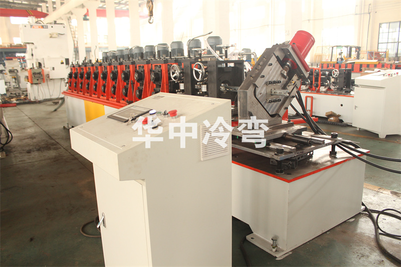 U型冷弯成型机带冲孔 (3)