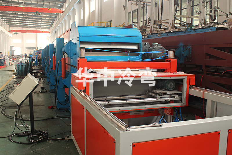 外墙板冷弯成机 (9)