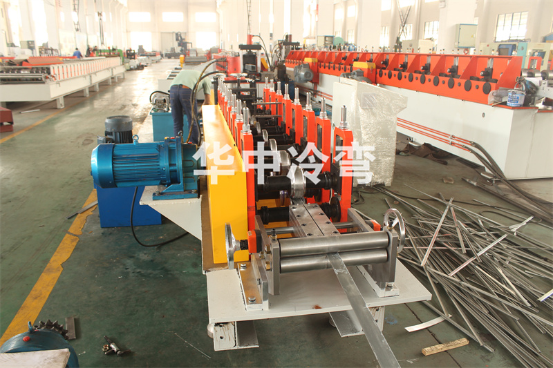 小C型冷弯成型机 (5)