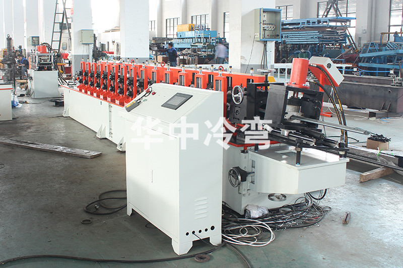 Z型檩条成型机 (2)