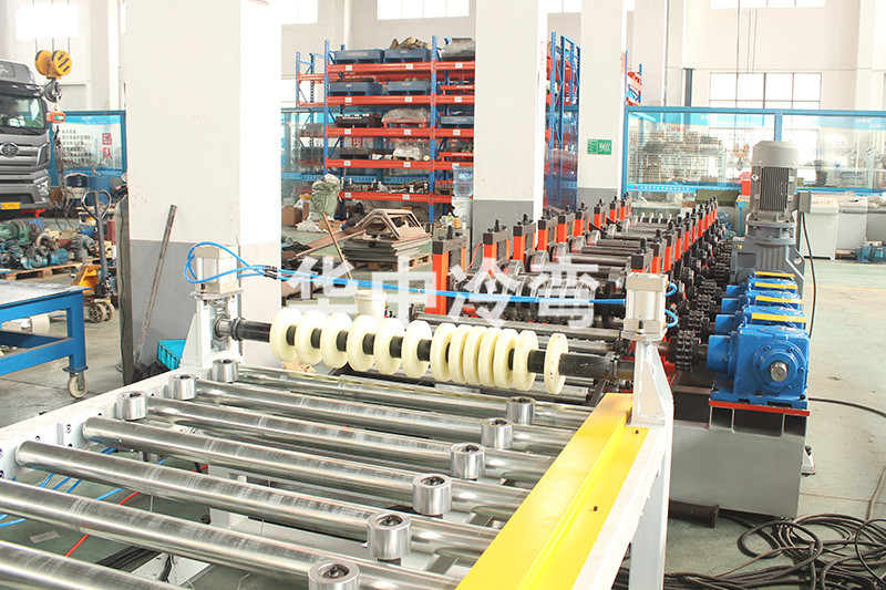 600mm桥架盖板冷弯机 (6)