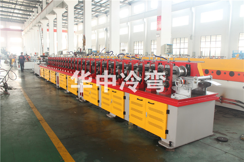 光伏支架冷弯成型机 (4)