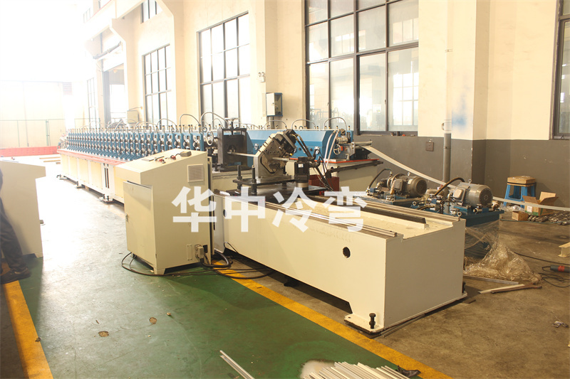 S型冷弯成型机 (2)