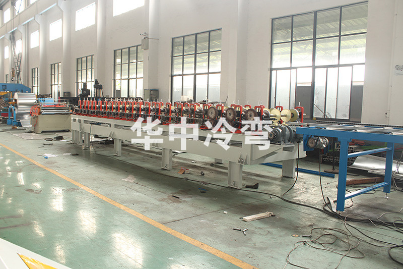 外墙板冷弯成机 (4)