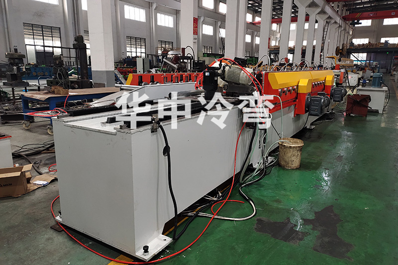 60八角管冷弯成型机 (4)