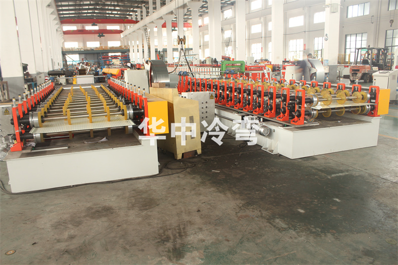 冷库板冷弯成型机 (3)