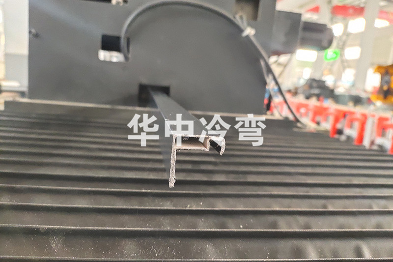 苏州边框组合型材成型机 (8)
