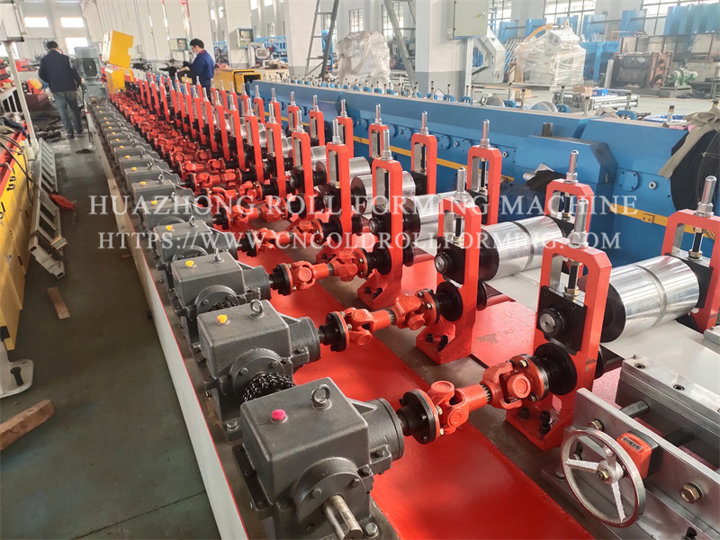 77 roller shutter door forming machine (3)