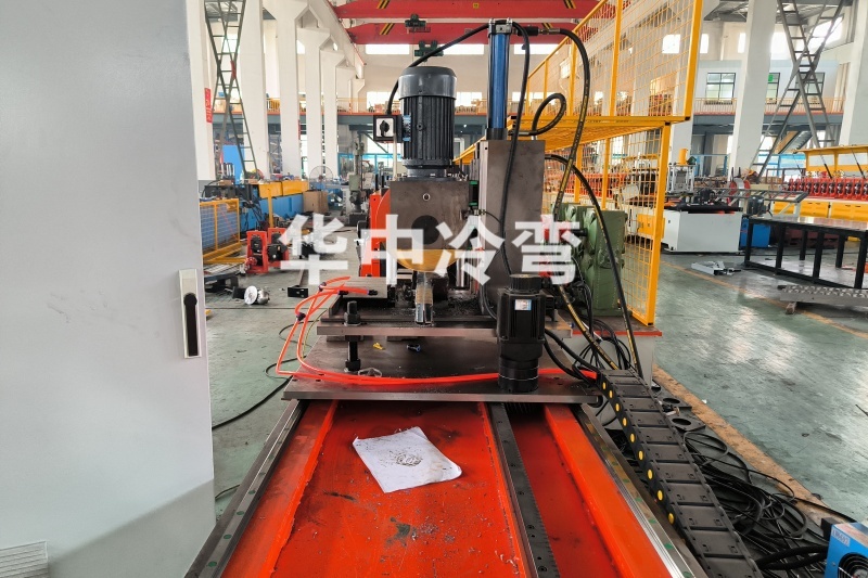 立柱冷弯成型机 (4)