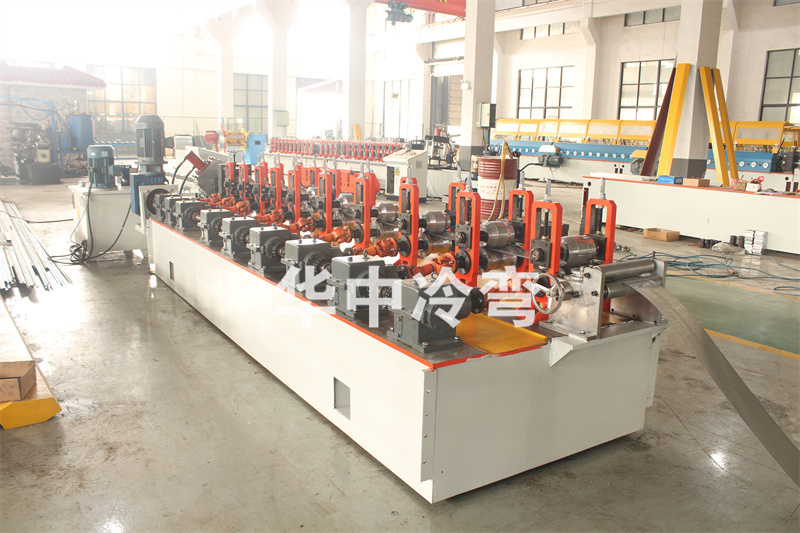 C型钢冷弯成型机 (3)