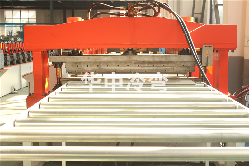 盒子板冷弯成型机 (9)