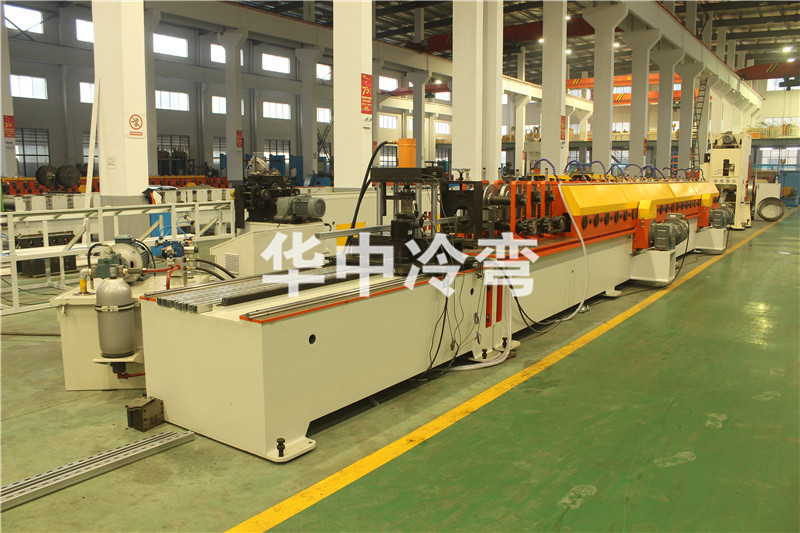 抗震支架冷弯成型机 (1)