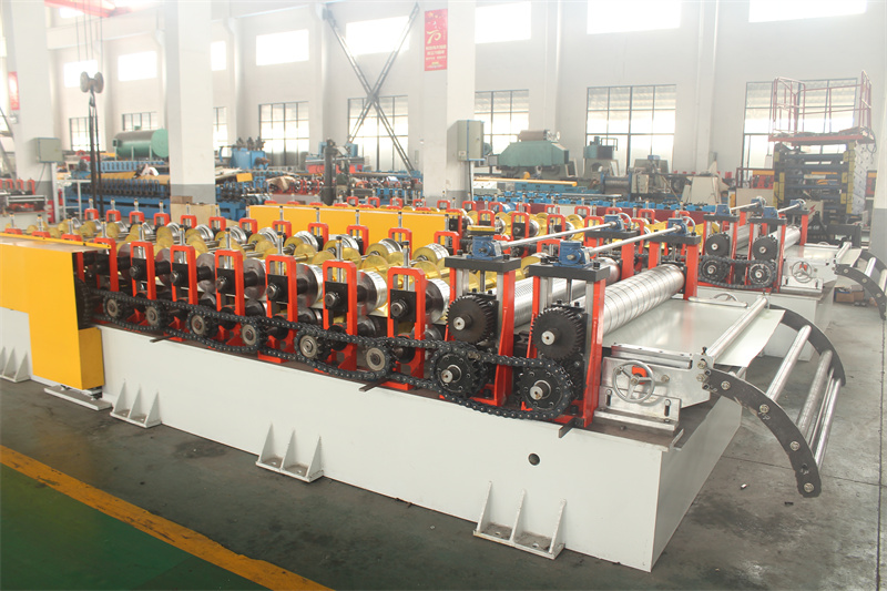 冷库板冷弯成型机 (1)