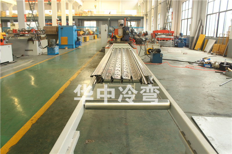 护栏立柱冷弯成型机 (10)