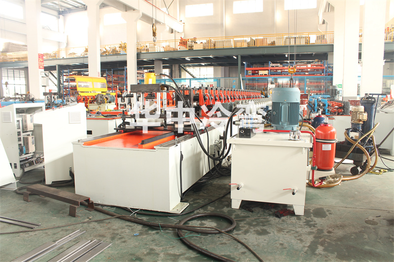 C型钢冷弯成型机 (1)