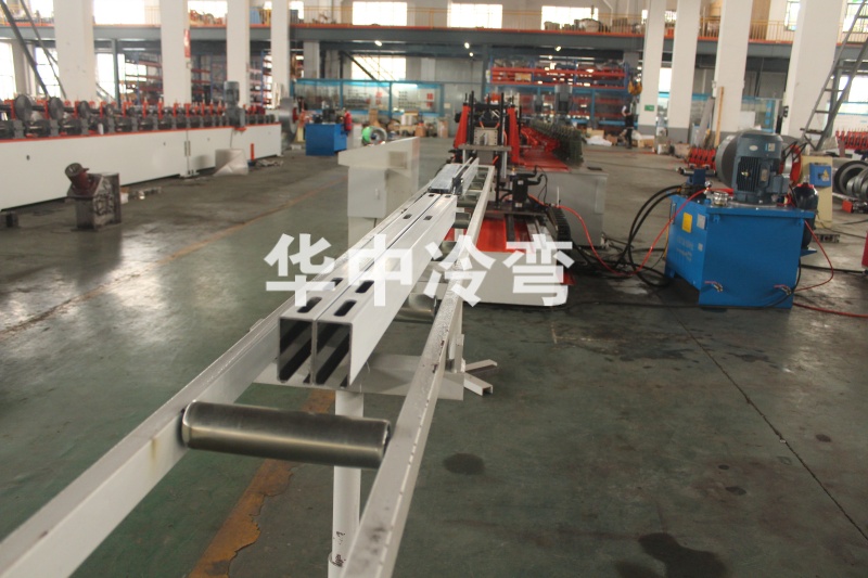 不锈钢U型冷弯成型机