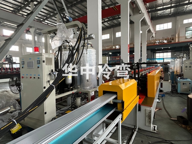 硬质快速卷帘门成型机