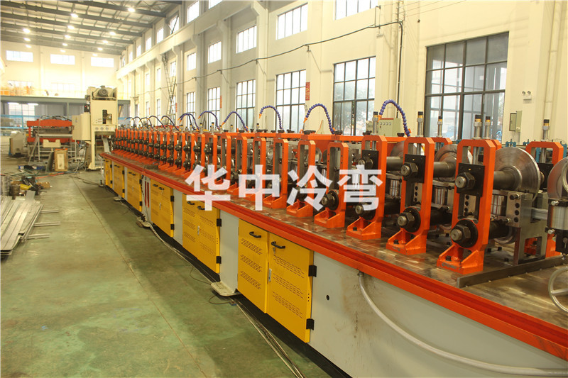 抗震支架冷弯成型机 (7)