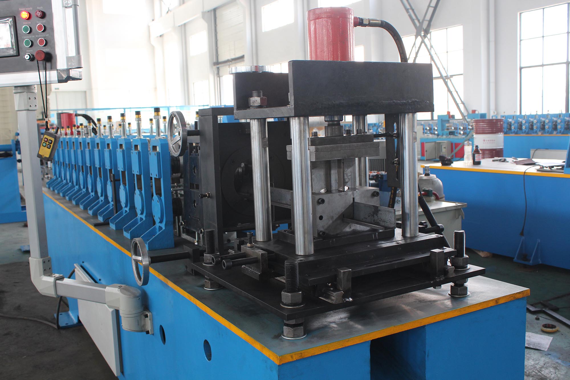 光伏支架成型机-2