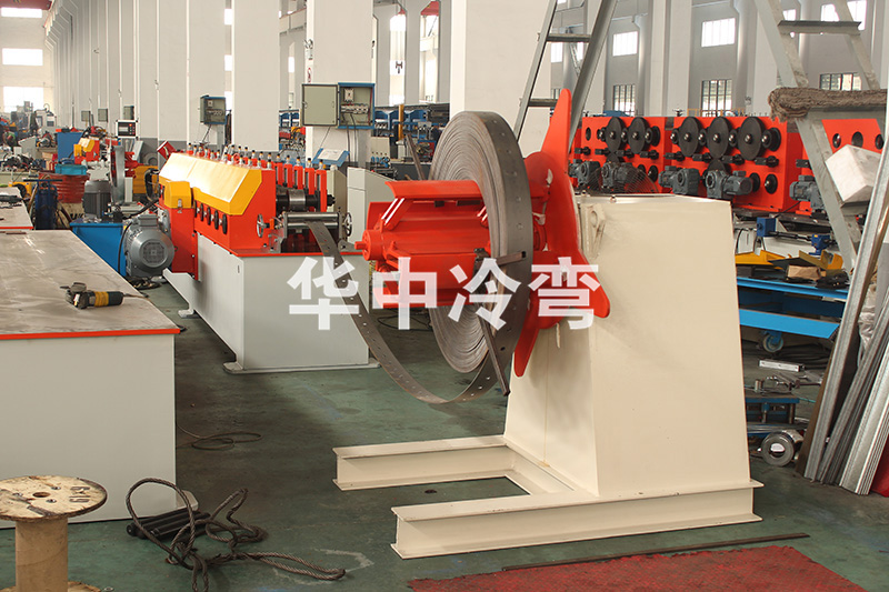 C型钢冷弯成型机 (4)