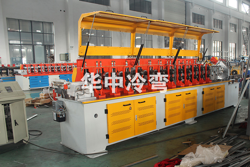 桥架支撑冷弯成型机 (8)