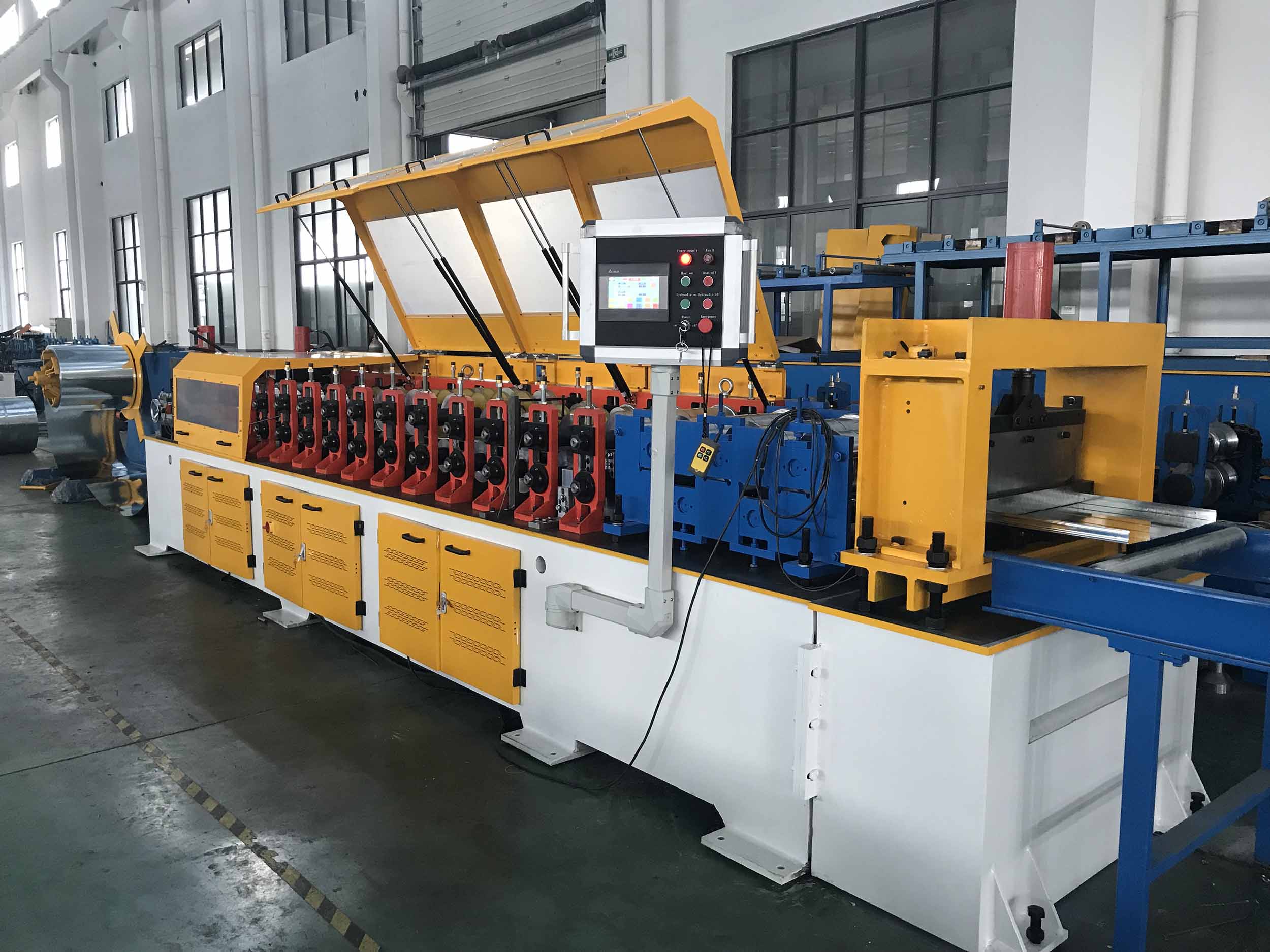 新加坡车库门成型机-8