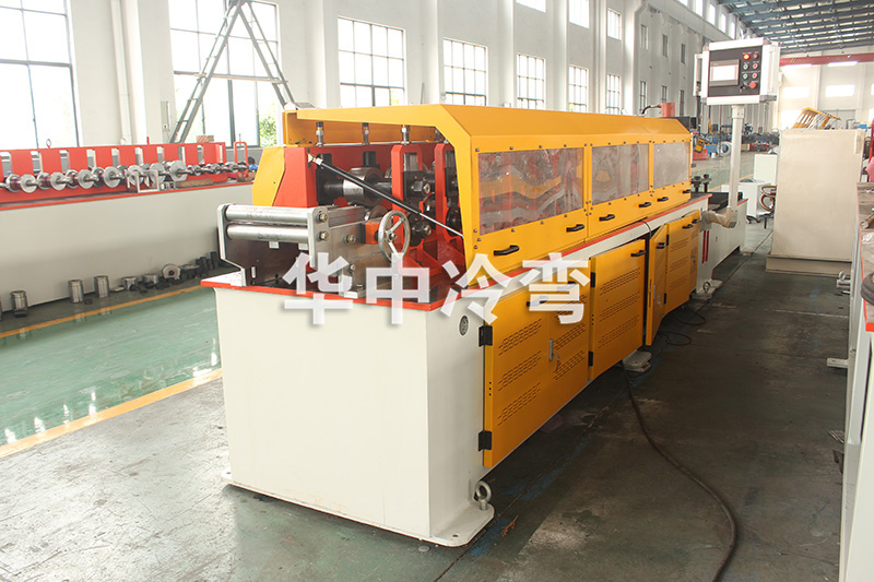 高速U型龙骨成型机 (5)