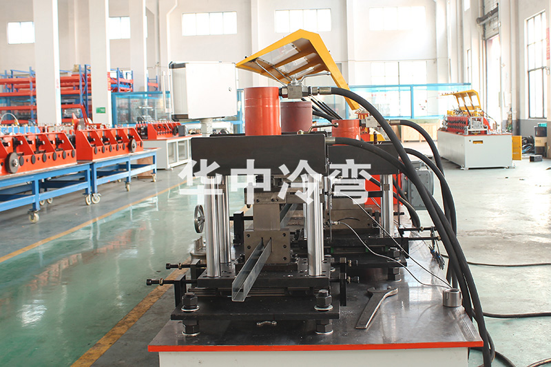 轨道一出二成型机 (7)