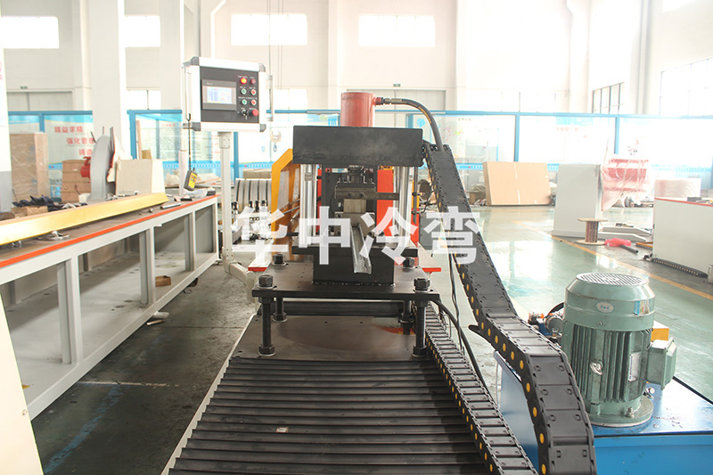 高速U型龙骨成型机 (3)