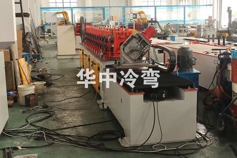 C型钢冷弯成型机 (2)