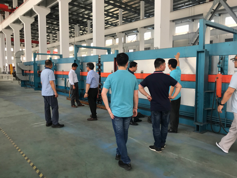 三明治面板MACHINE1