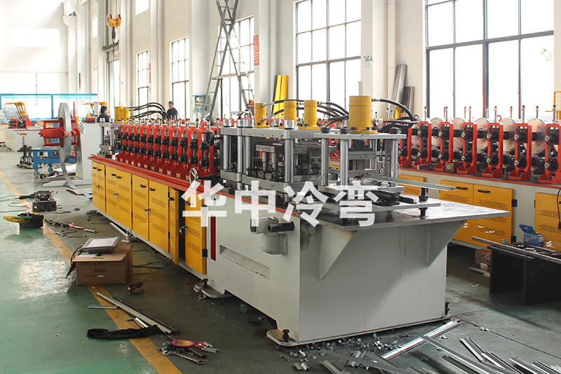 横向连接板成型机 (2)