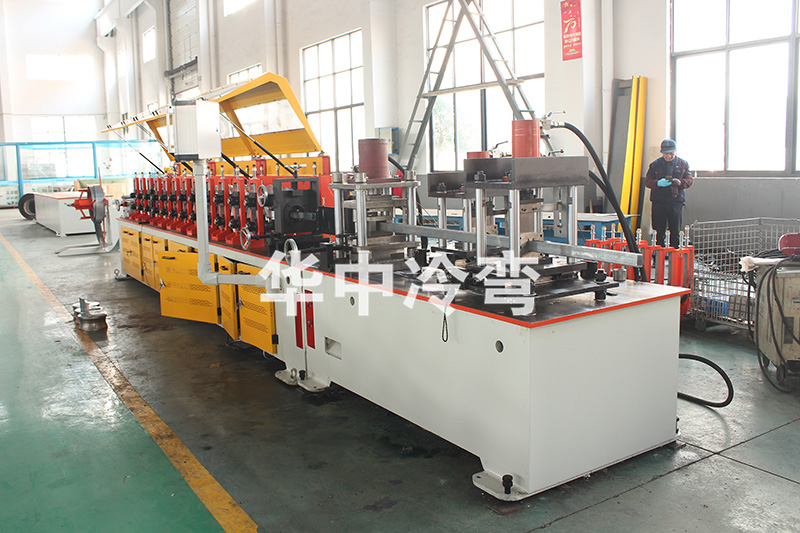 轨道一出二成型机 (1)