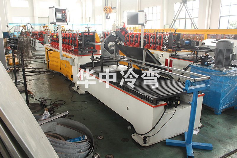 大铁槽冷弯成型机 (8)