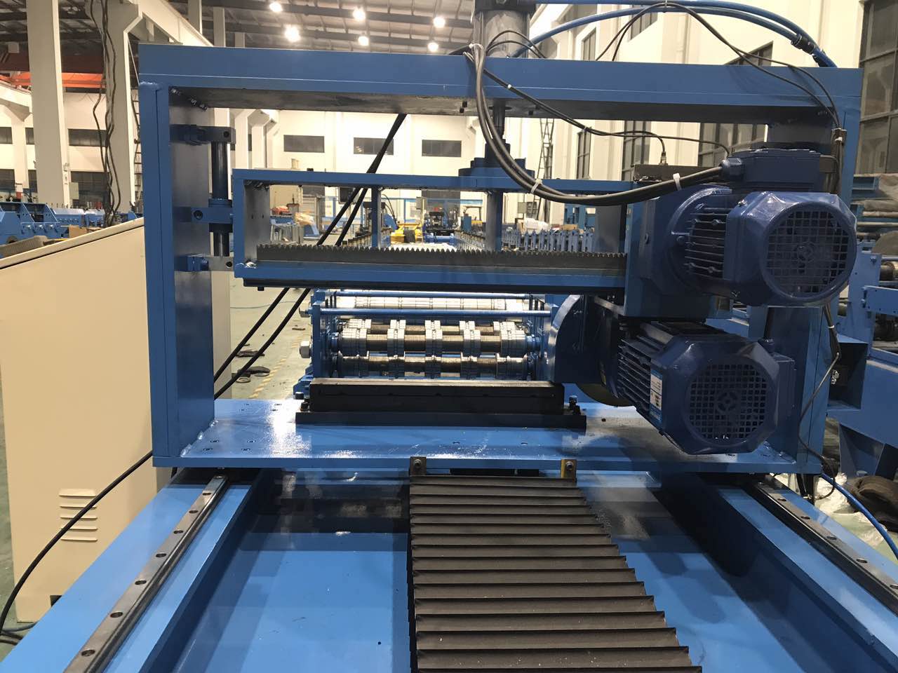 车库门门板成型机-6