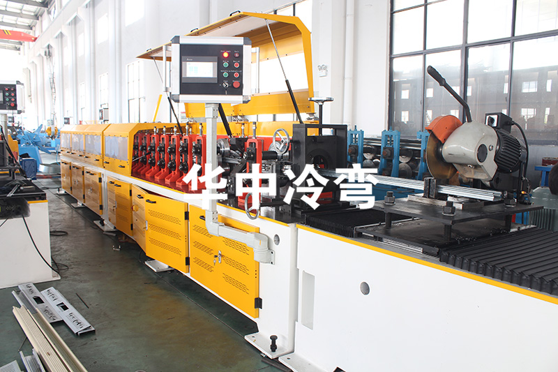 护栏立柱成型设备 (4)