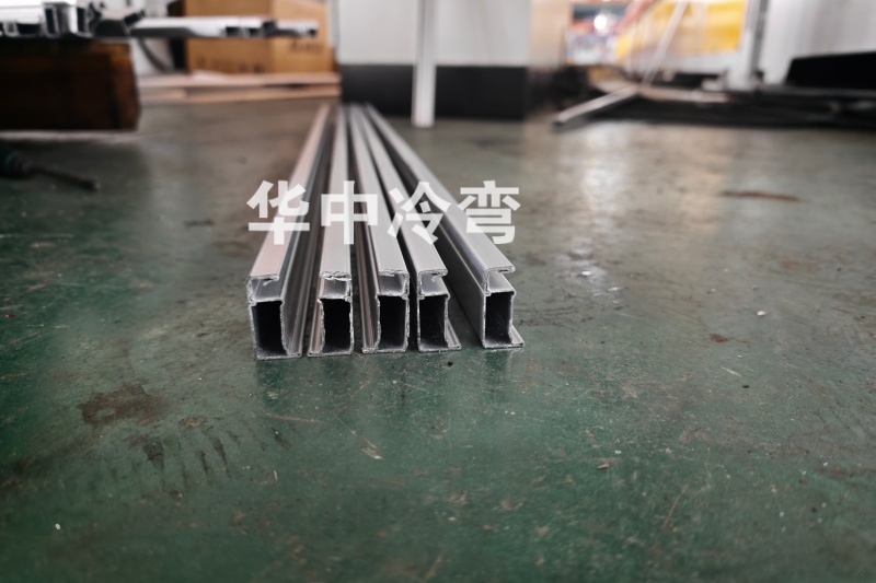 钢制边框冷弯成型机