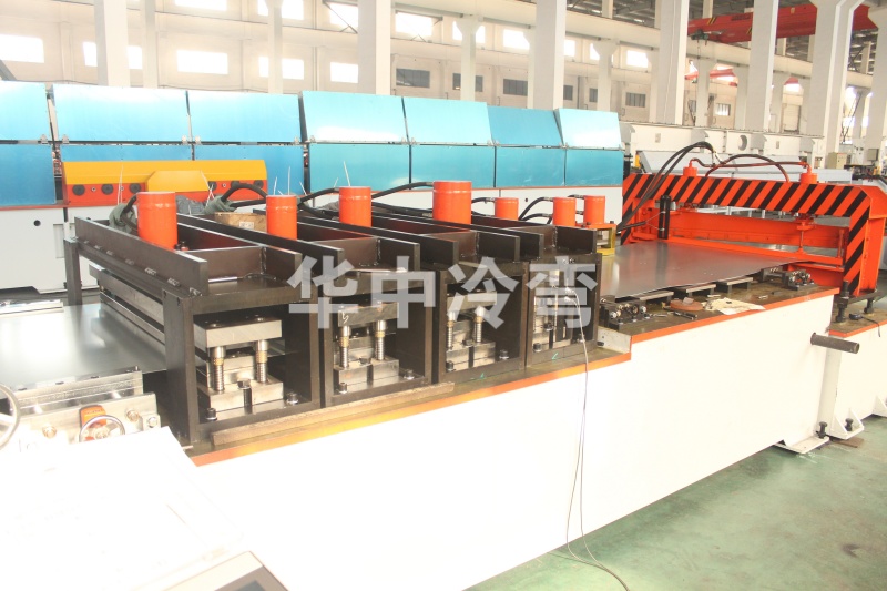 Carriage board roll forming machine (2)